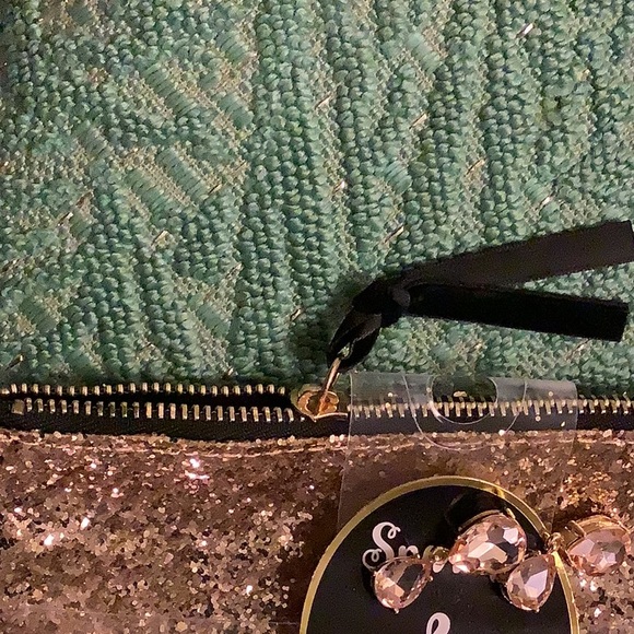 ✨✨LADIES BAG AND EARRING SET✨✨ - Picture 3 of 3